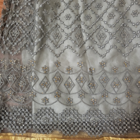 Pakistani sharara dress (3 pc) - Picture 8 of 9